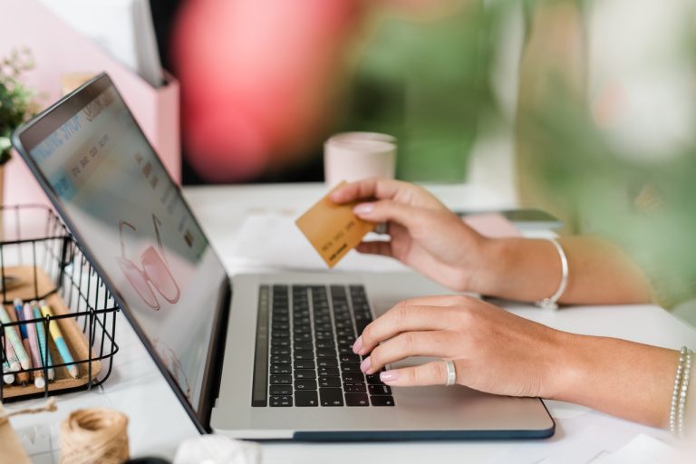 Como vender pela internet durante a pandemia?